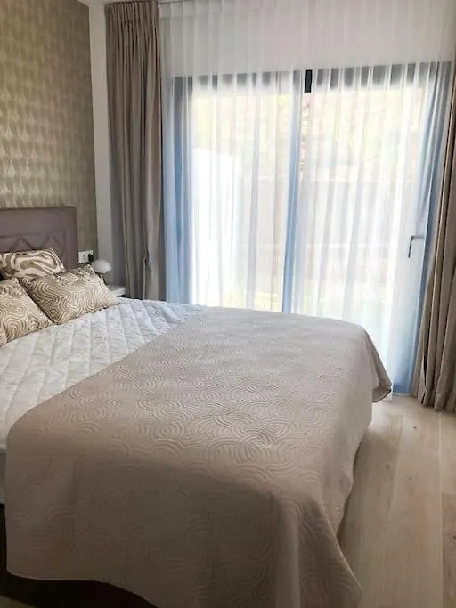 Apartment One80 In Estepona